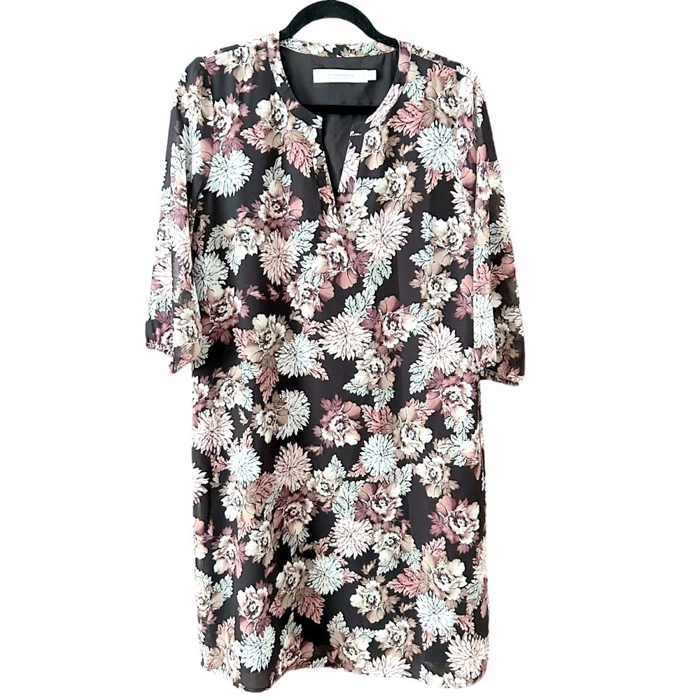 Contemporaine Chiffon Floral Shift Dress by Simons - Picture 1 of 6